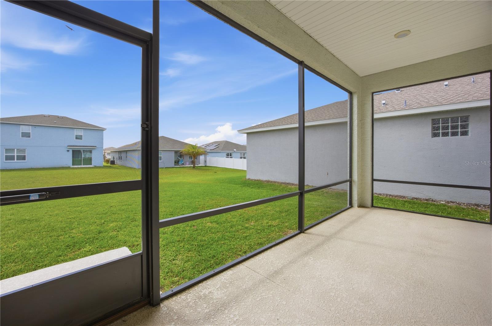 CALESA TOWNSHIP ROAN HILLS PH - Residential