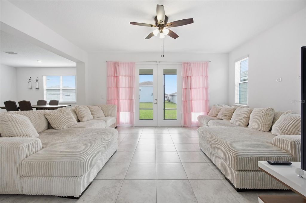 Photo of 7238 SW 60th Lane, Ocala, FL 34474 (MLS # OM720687)