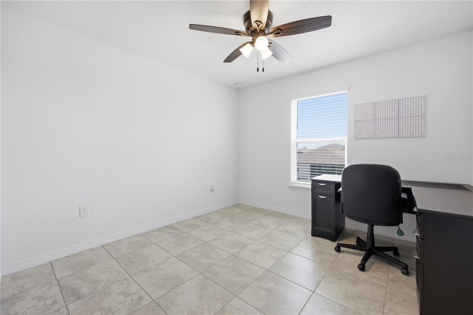 CALESA TOWNSHIP ROAN HILLS PH - Residential