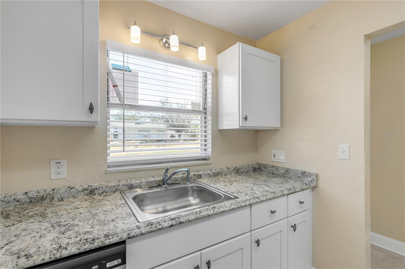 FLORIDA SHORES 01 - Residential Income