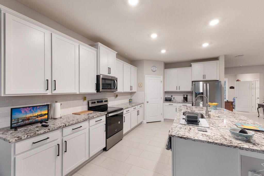 Photo of 16807 Barnwood Place, Bradenton, FL 34211 (MLS # A4652241)