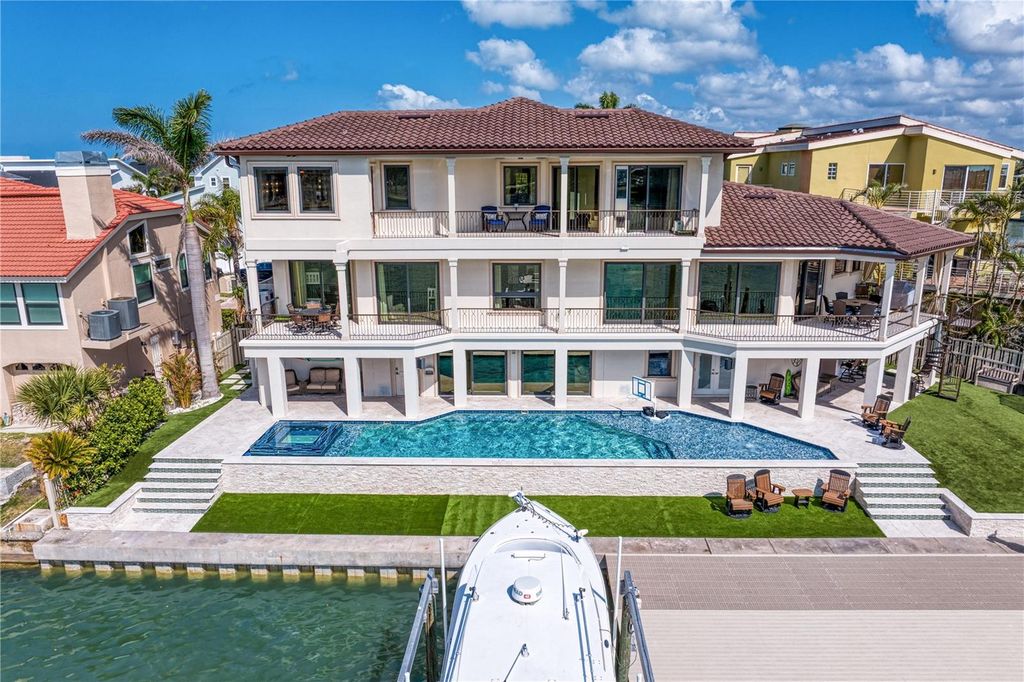 Photo of 5939 Bayview Circle S, Gulfport, FL 33707 (MLS # TB8379924)