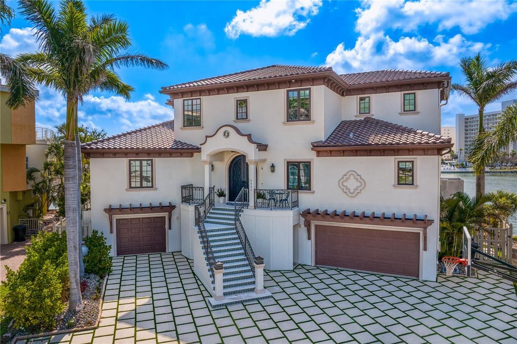 Photo of 5939 Bayview Circle S, Gulfport, FL 33707 (MLS # TB8379924)