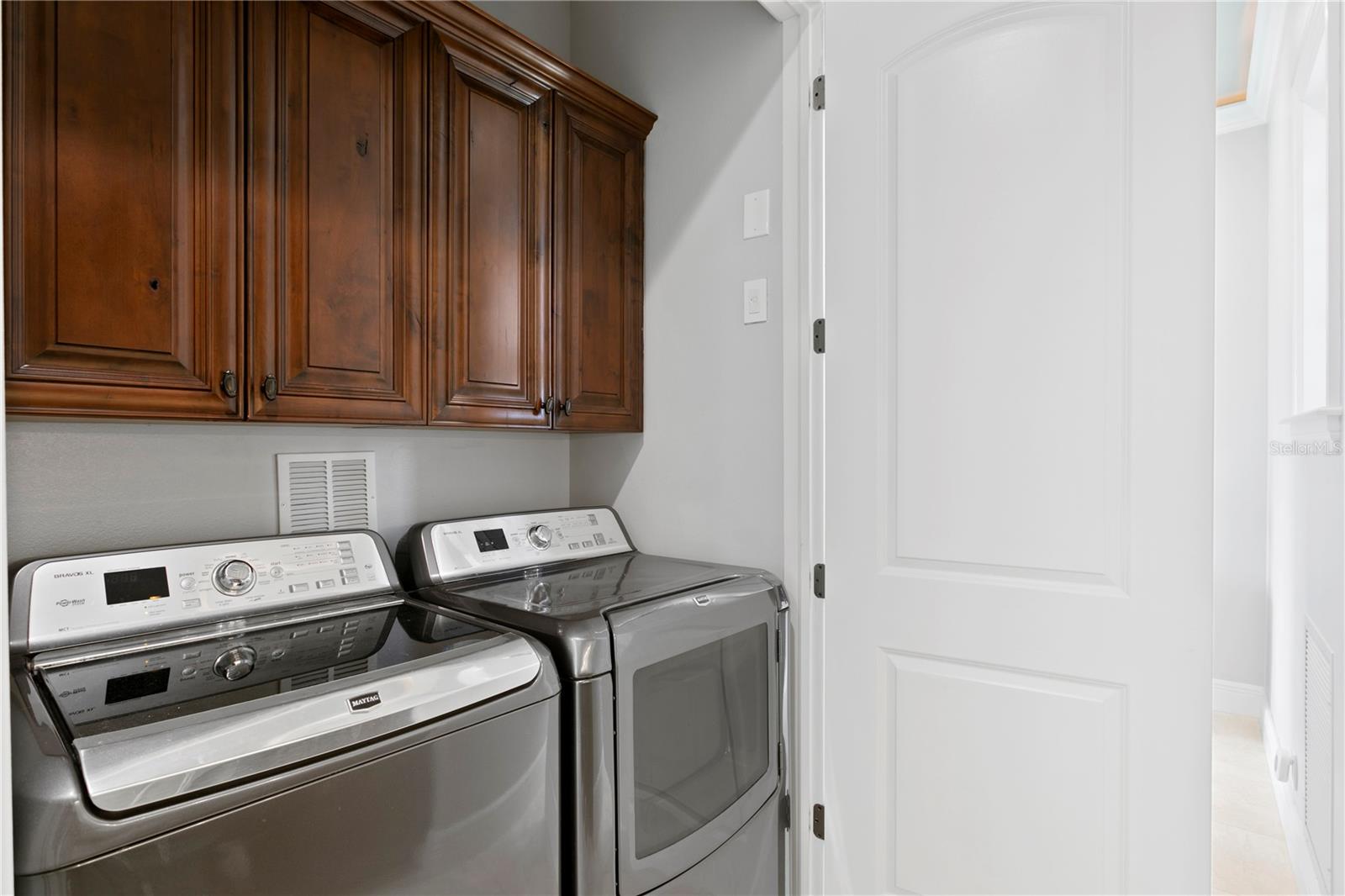 SKIMMER POINT PH III - Residential