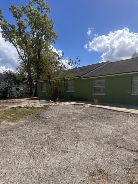 Photo of 7407 S 33rd Avenue S, Tampa, FL 33619 (MLS # TB8482151)