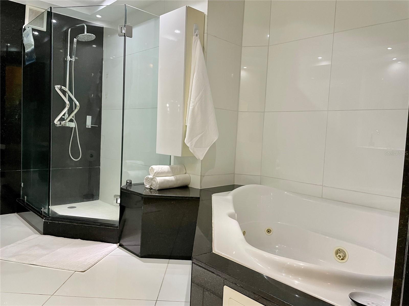 CARRION COURT PLAYA - Residential Lease