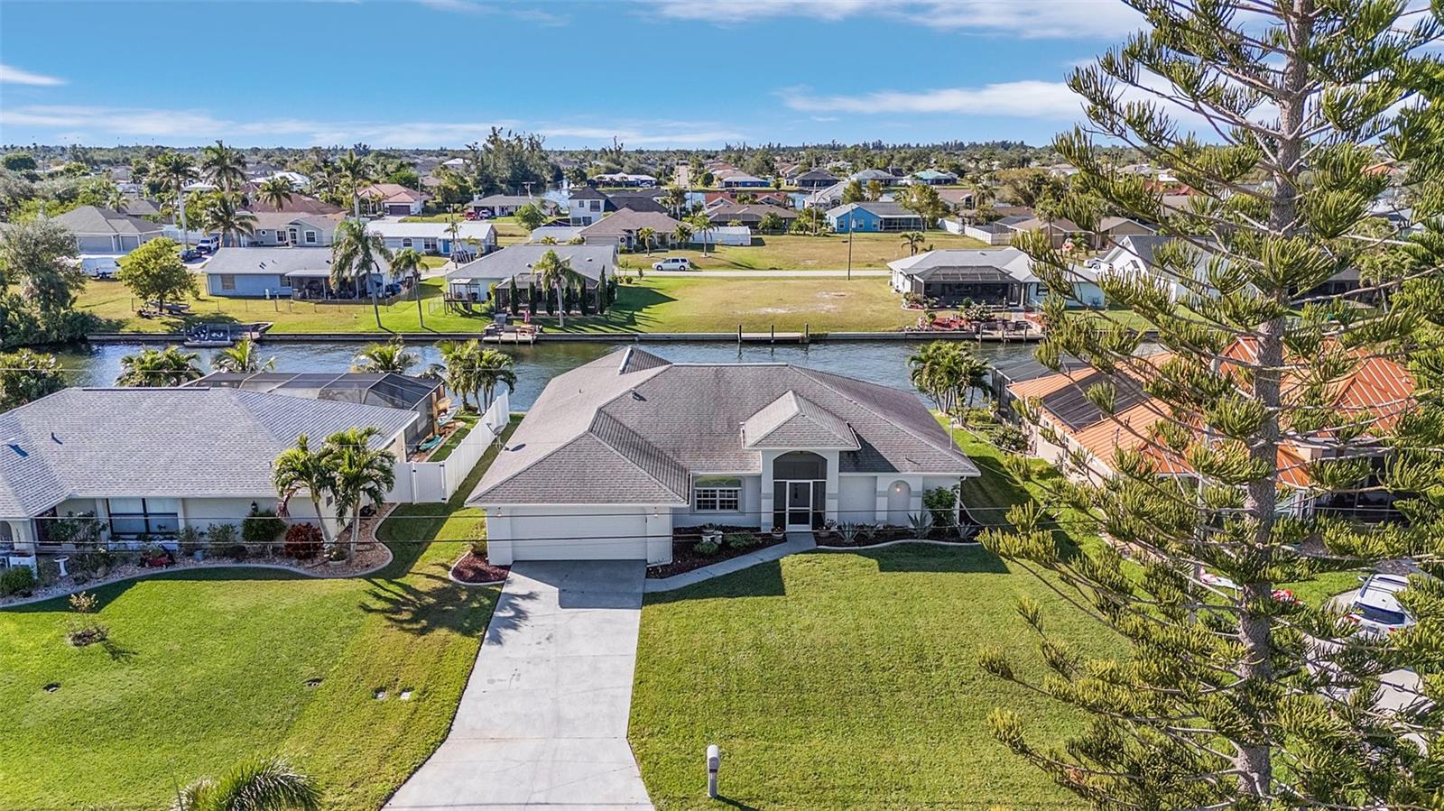 CAPE CORAL - Residential