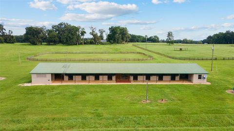 Photo of 17176 N Us Highway 441, Reddick, FL 32686 (MLS # OM713643)