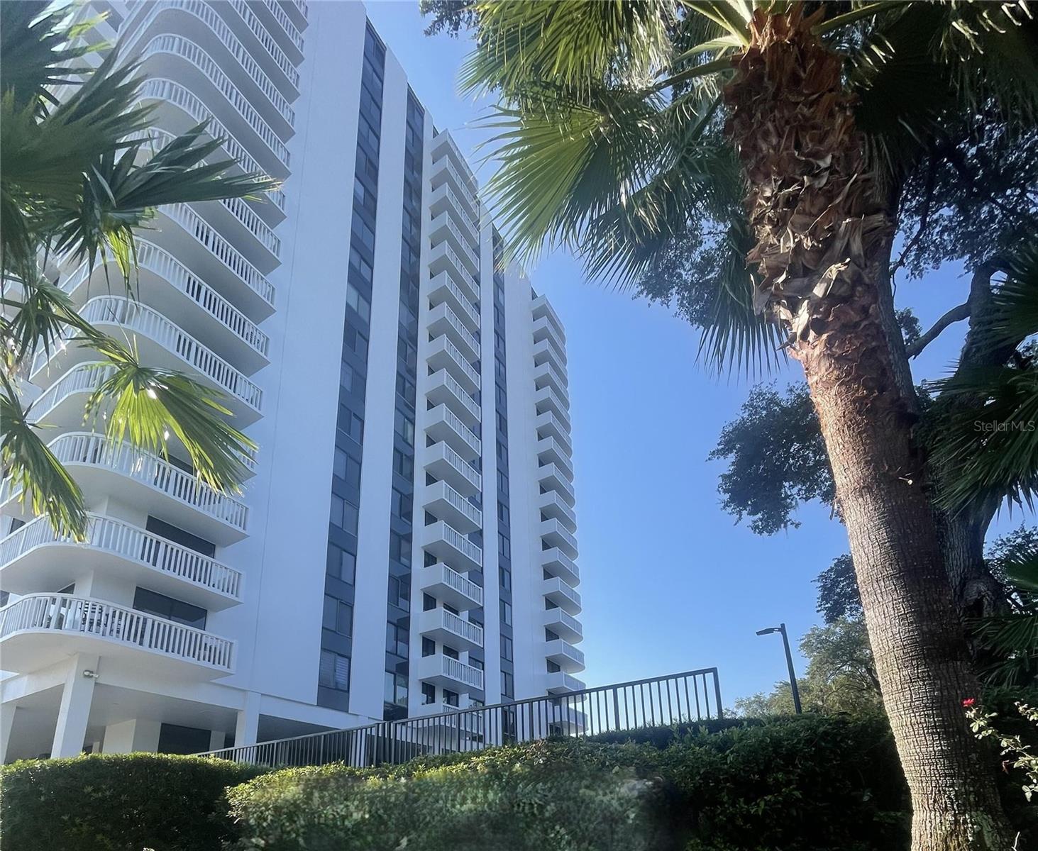 400 E COLONIAL DRIVE 402