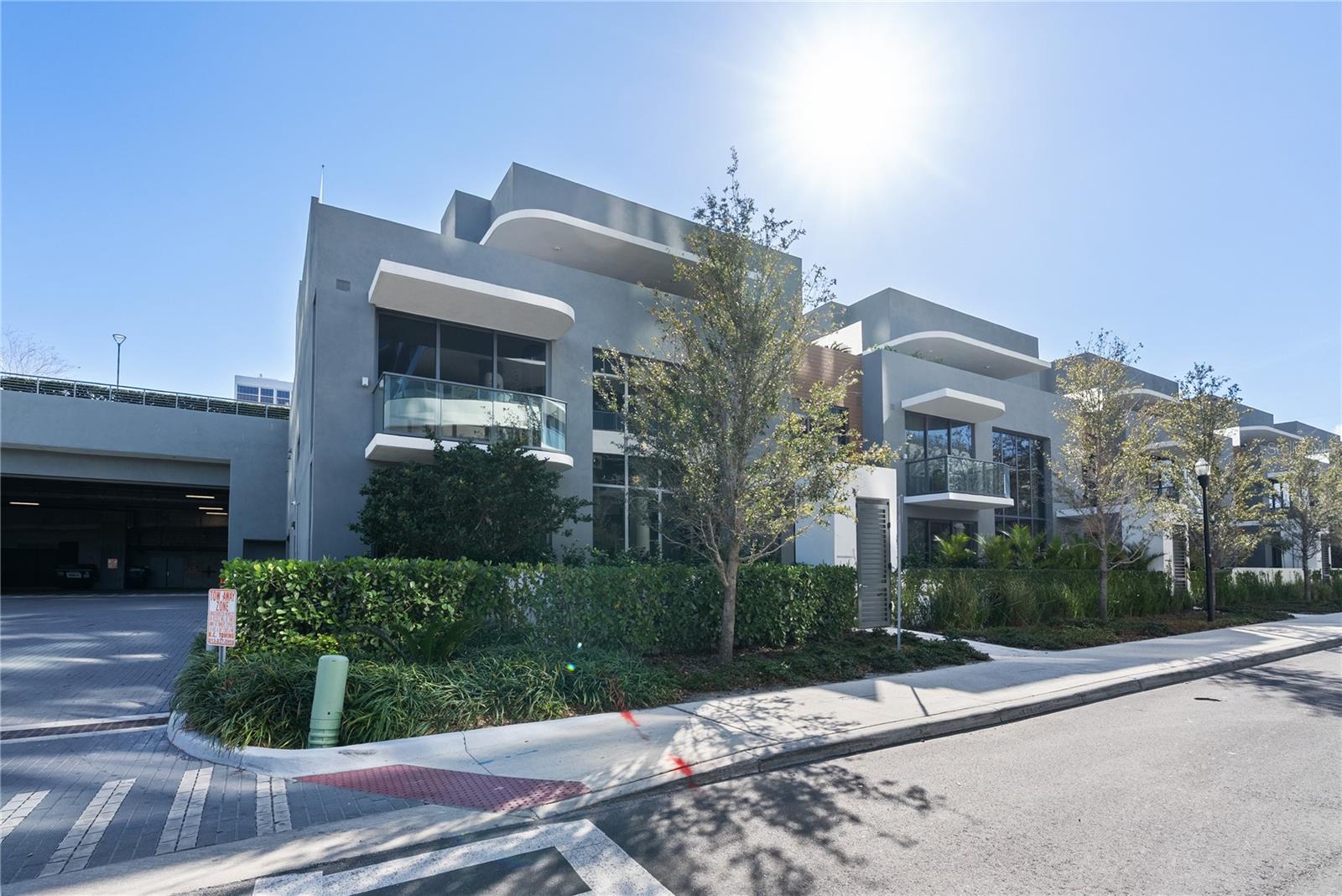 3105 BAY OAK CONDOMIMIUM LOT TH01 - Residential