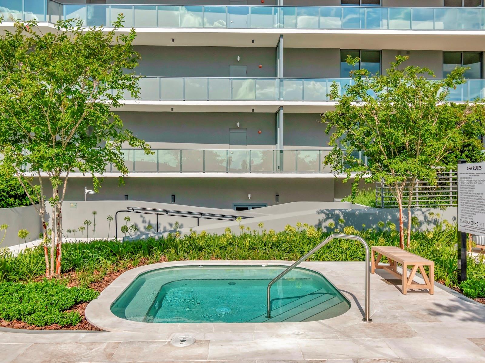 3105 BAY OAK CONDOMIMIUM LOT TH01 - Residential