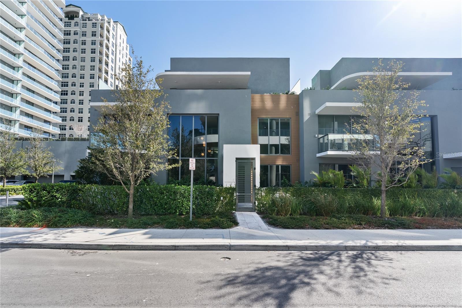 3020 W SANTIAGO STREET 1