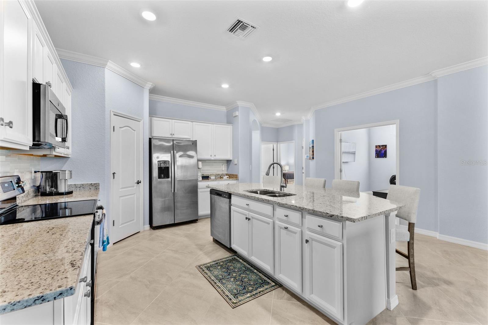 SARASOTA NATIONAL PH 13B - Residential Lease