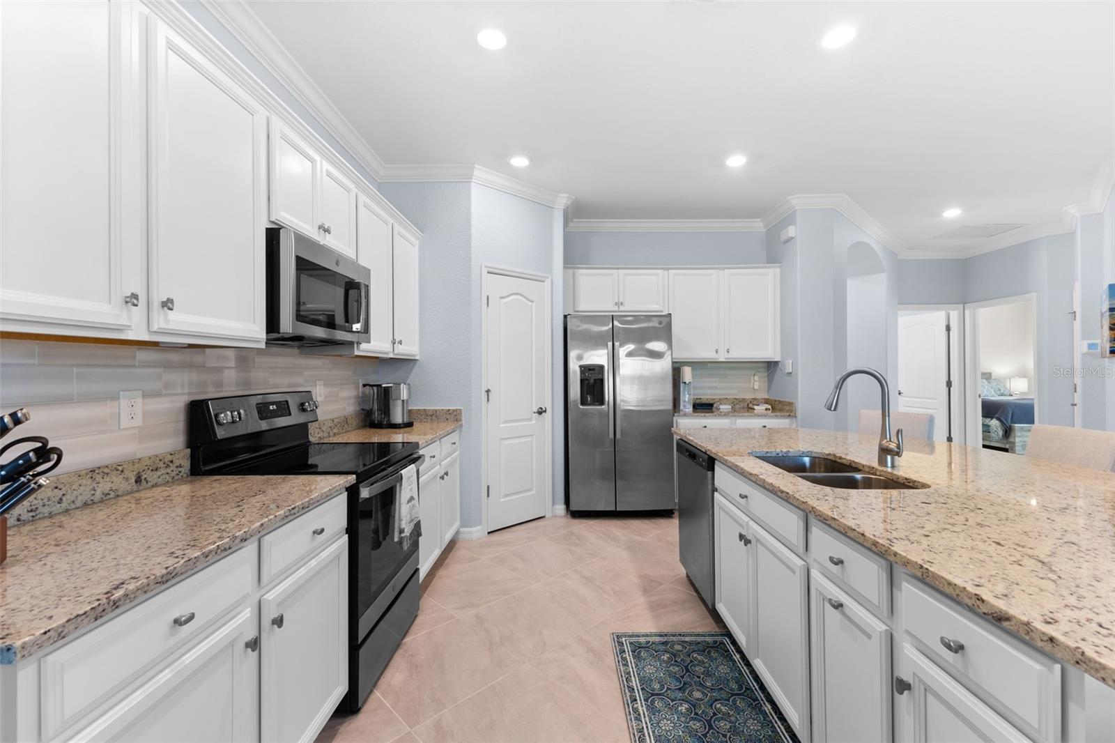 SARASOTA NATIONAL PH 13B - Residential Lease