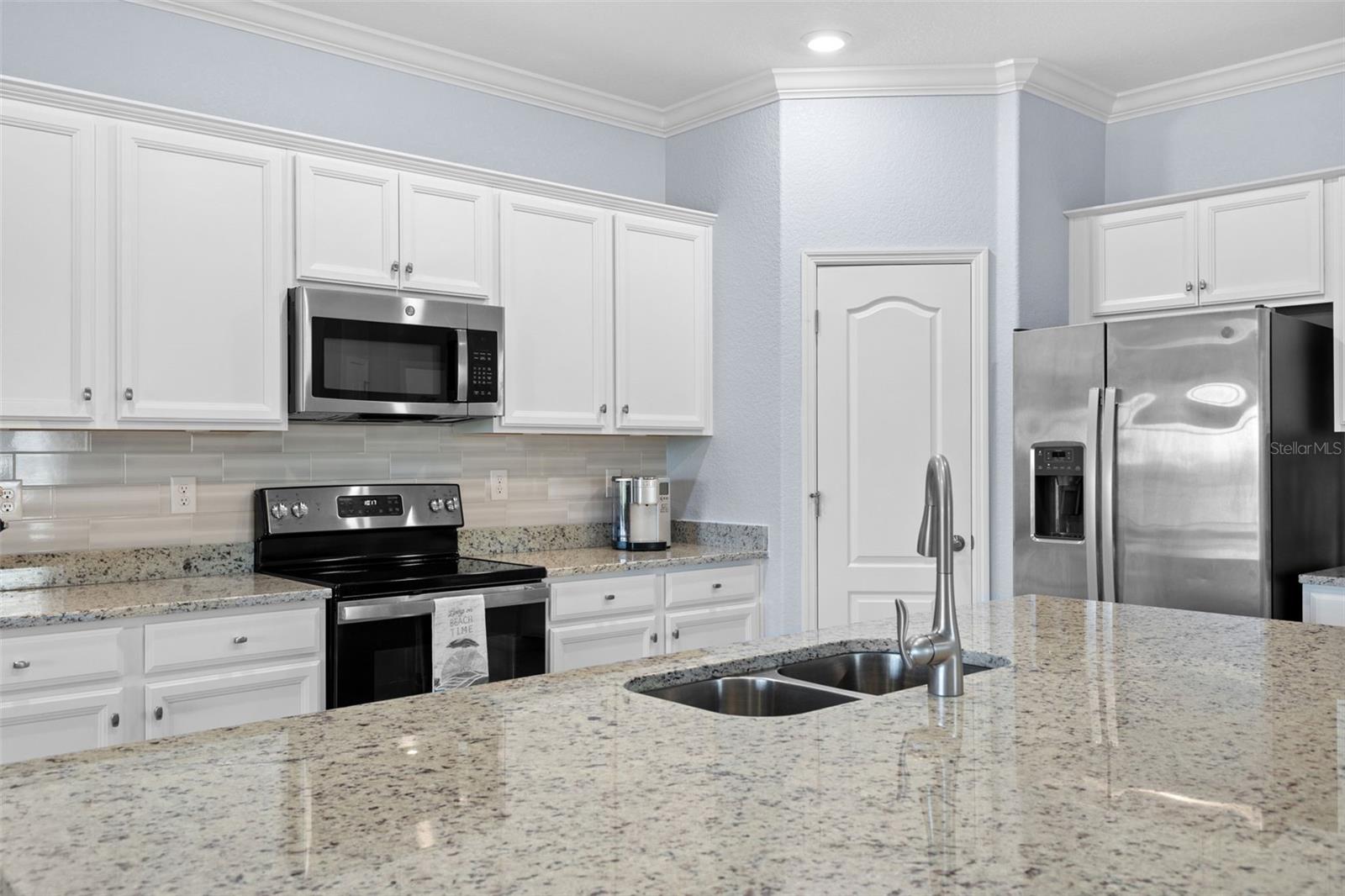 SARASOTA NATIONAL PH 13B - Residential Lease