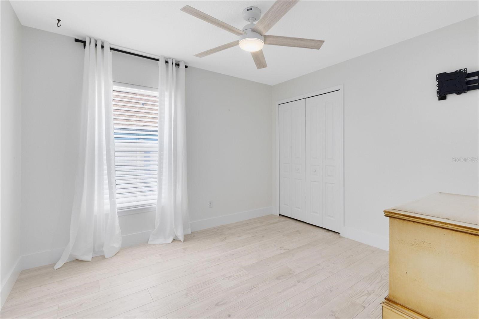 HORTON SHORES - Residential