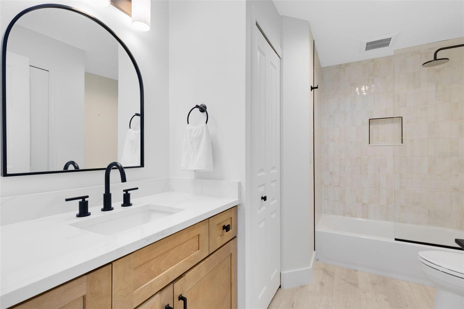 HORTON SHORES - Residential