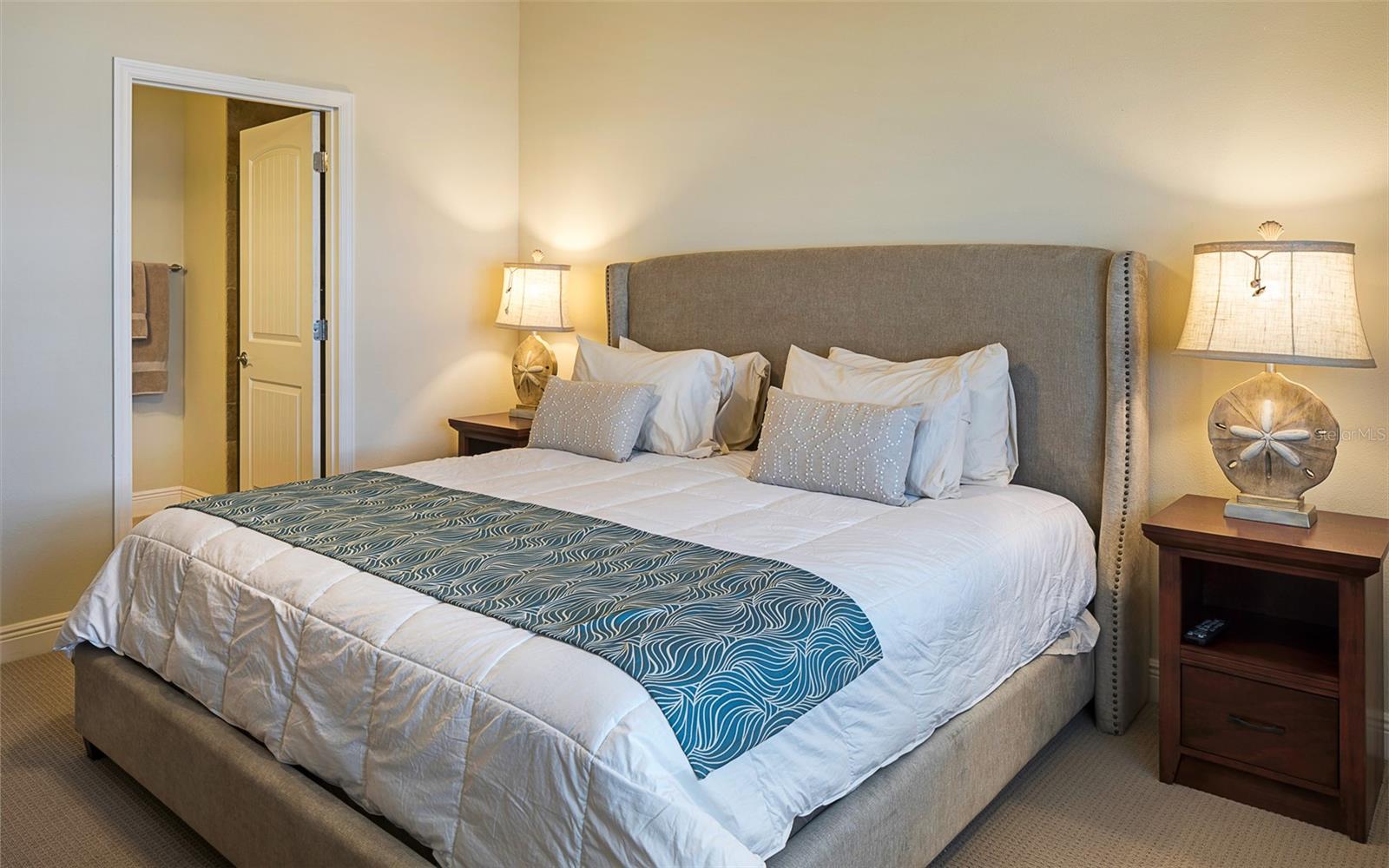 CAPE CROSSING - Residential