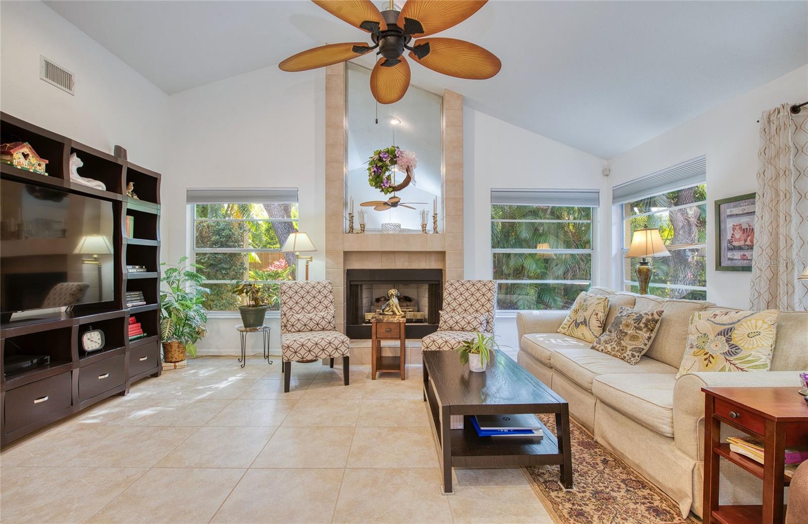 10321 SHADY OAK LANE