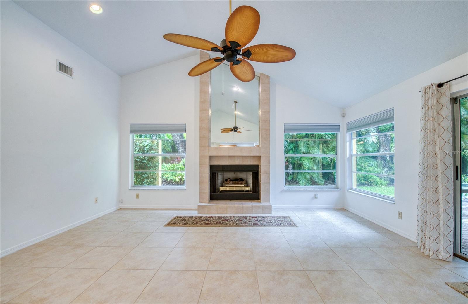 10321 SHADY OAK LANE