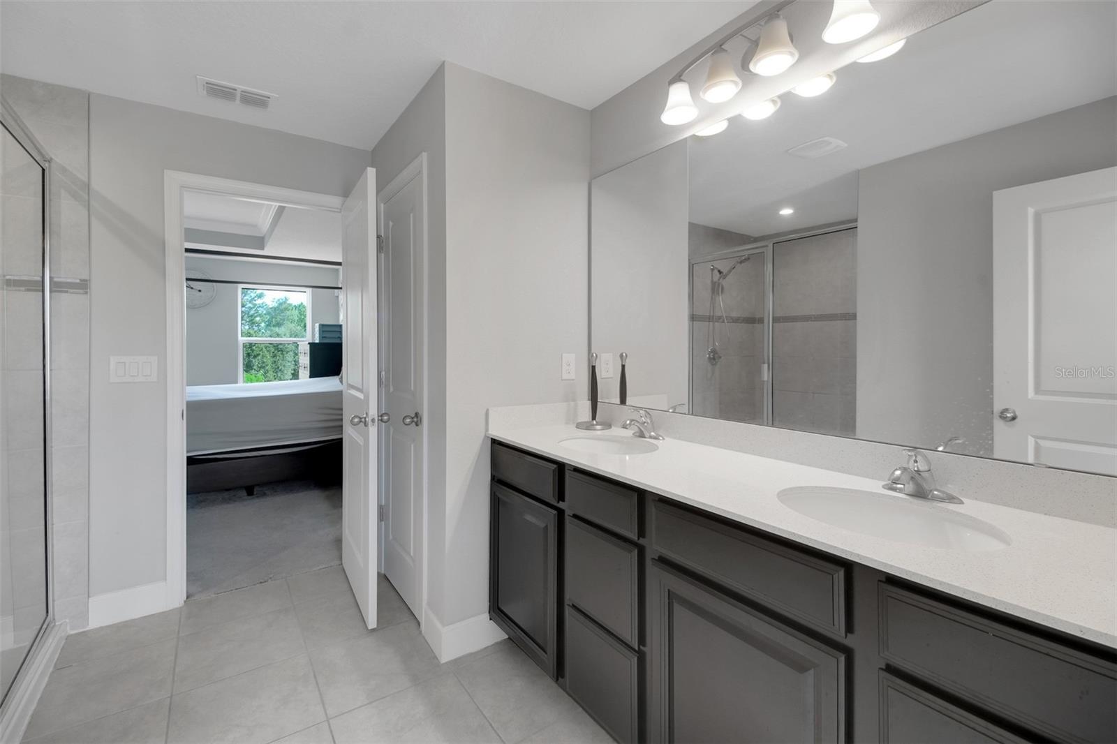 VICTORIA TRAILS - Residential