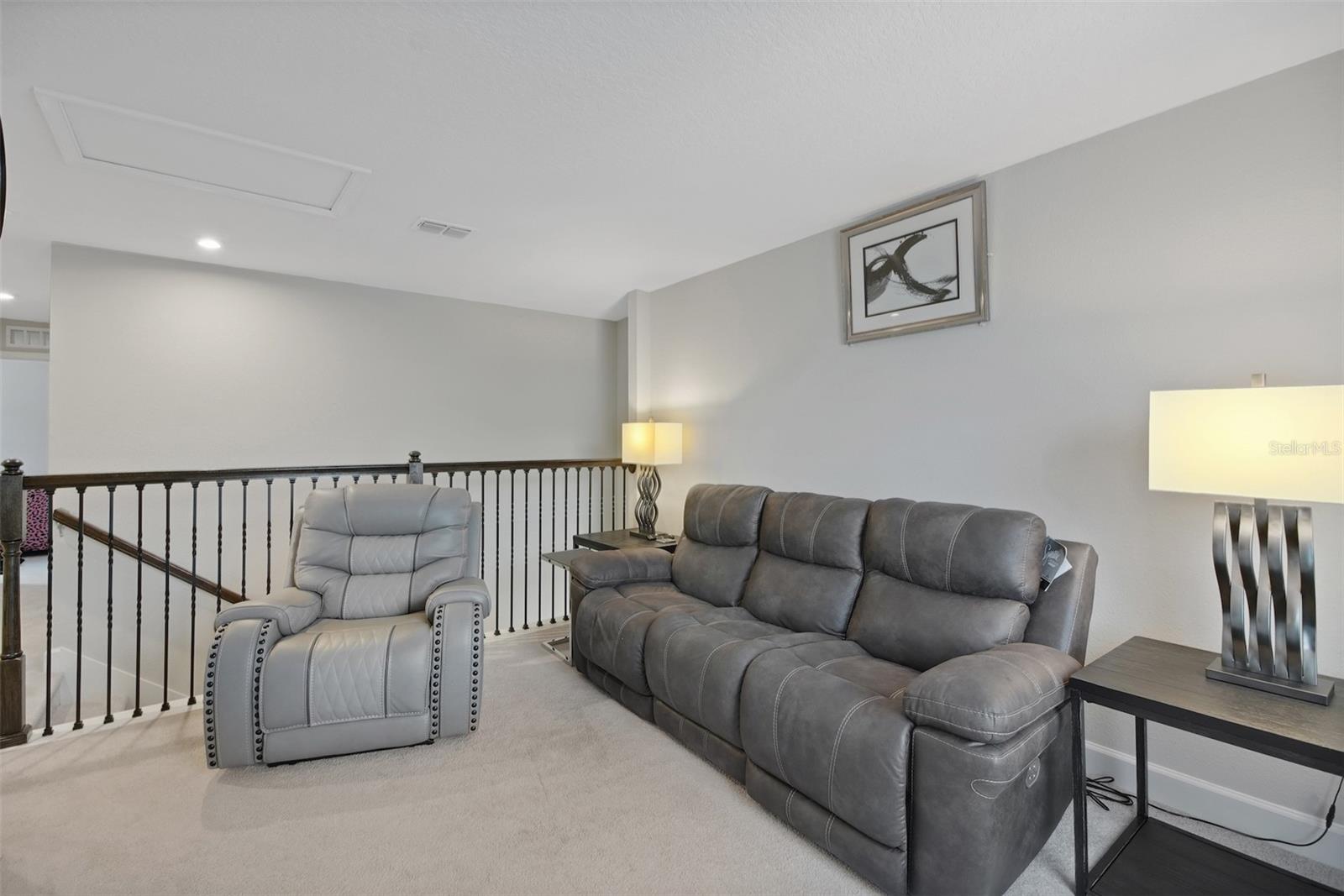 VICTORIA TRAILS - Residential