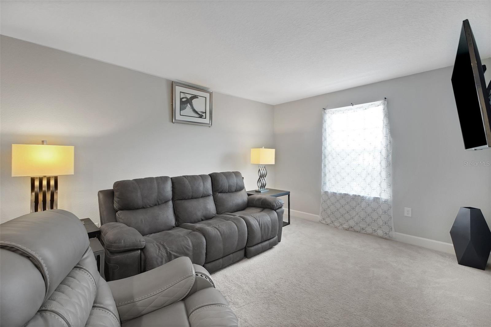 VICTORIA TRAILS - Residential