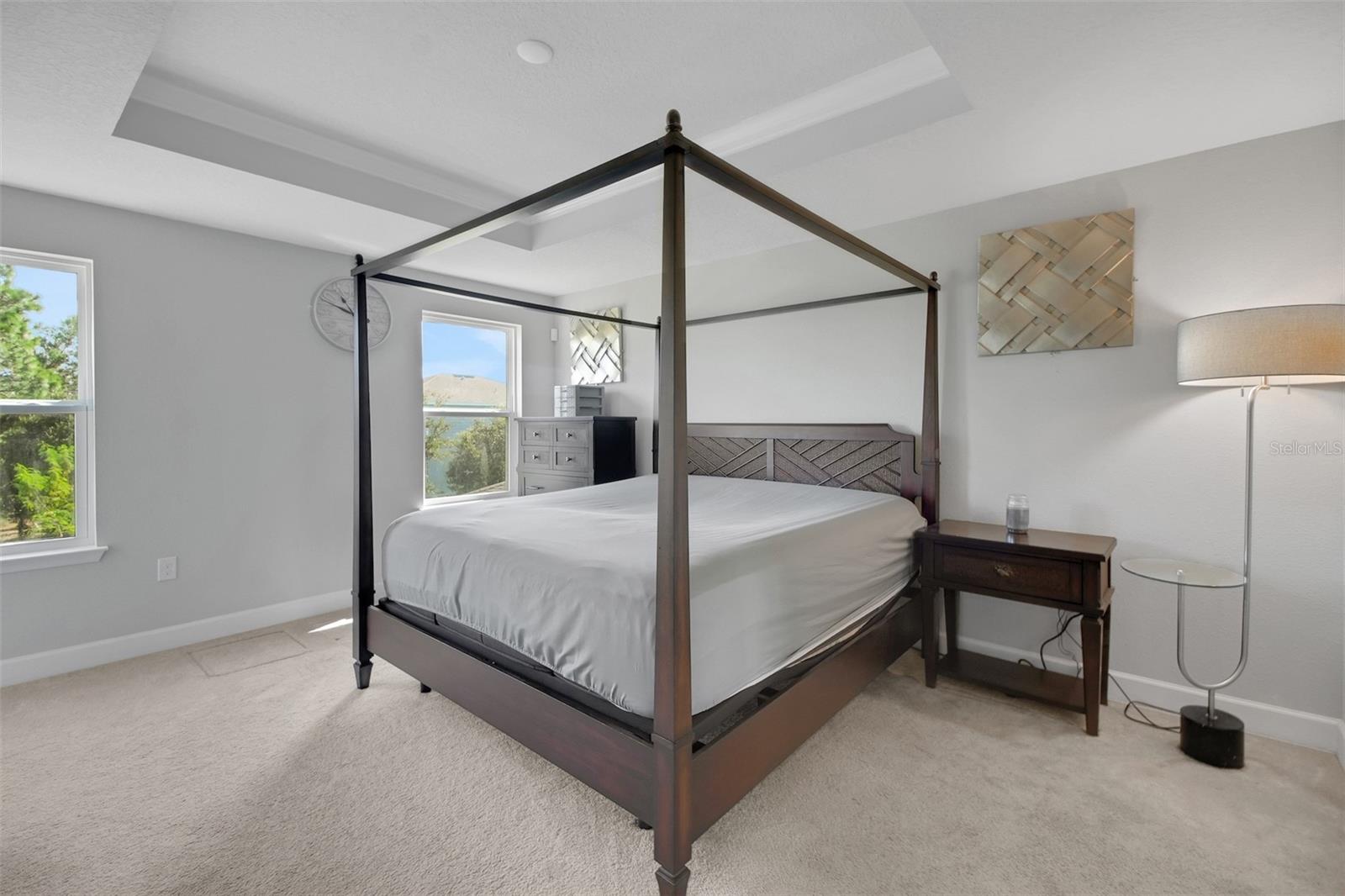 VICTORIA TRAILS - Residential