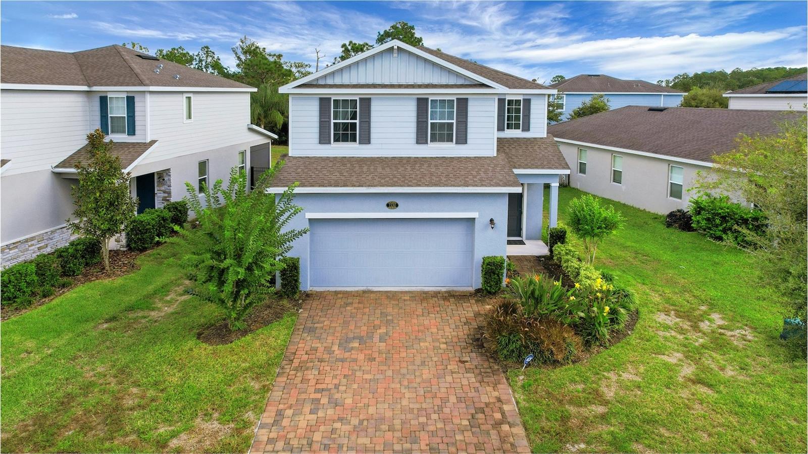 VICTORIA TRAILS - Residential