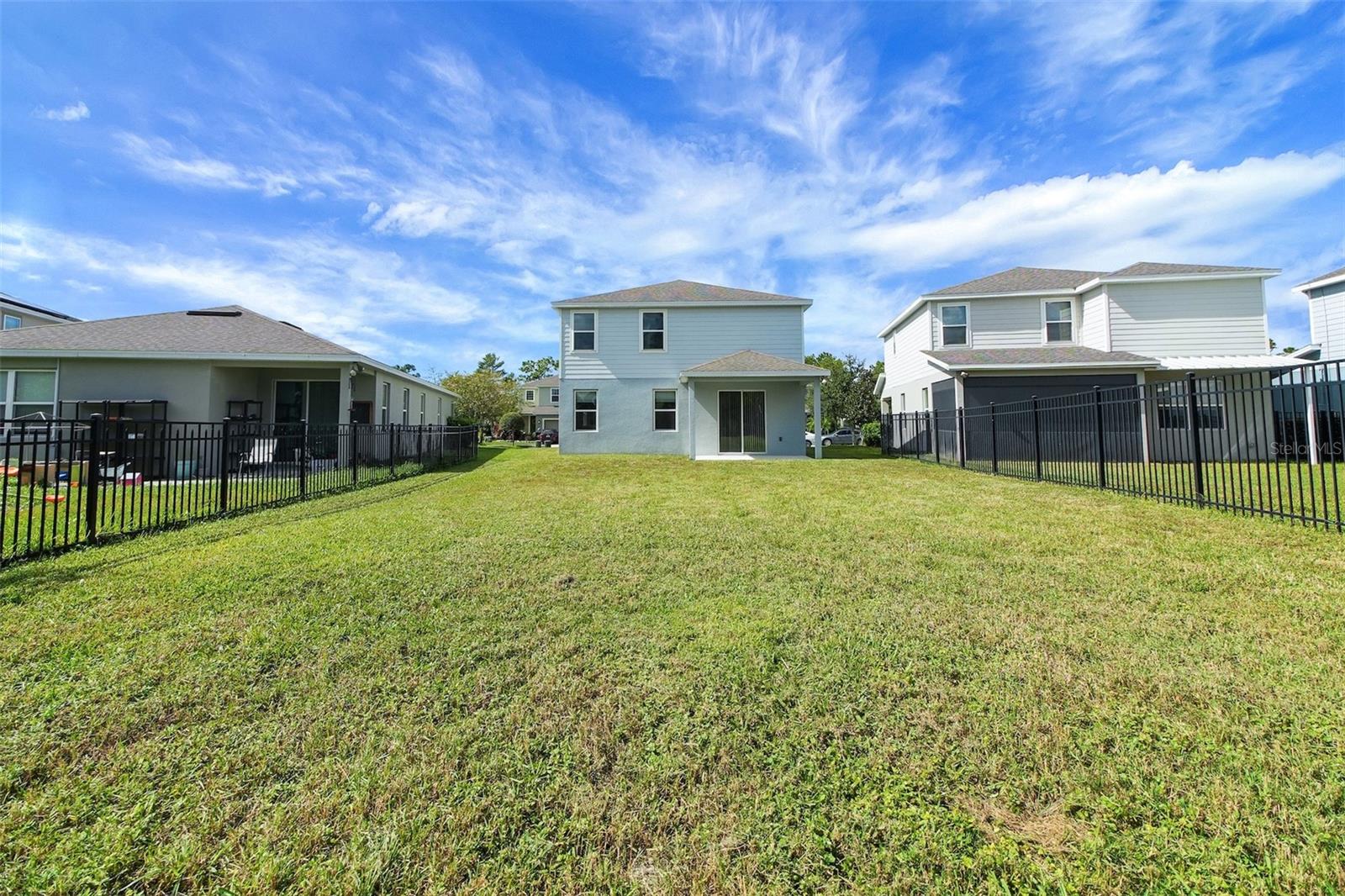 VICTORIA TRAILS - Residential