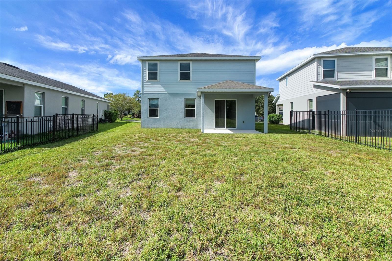 VICTORIA TRAILS - Residential