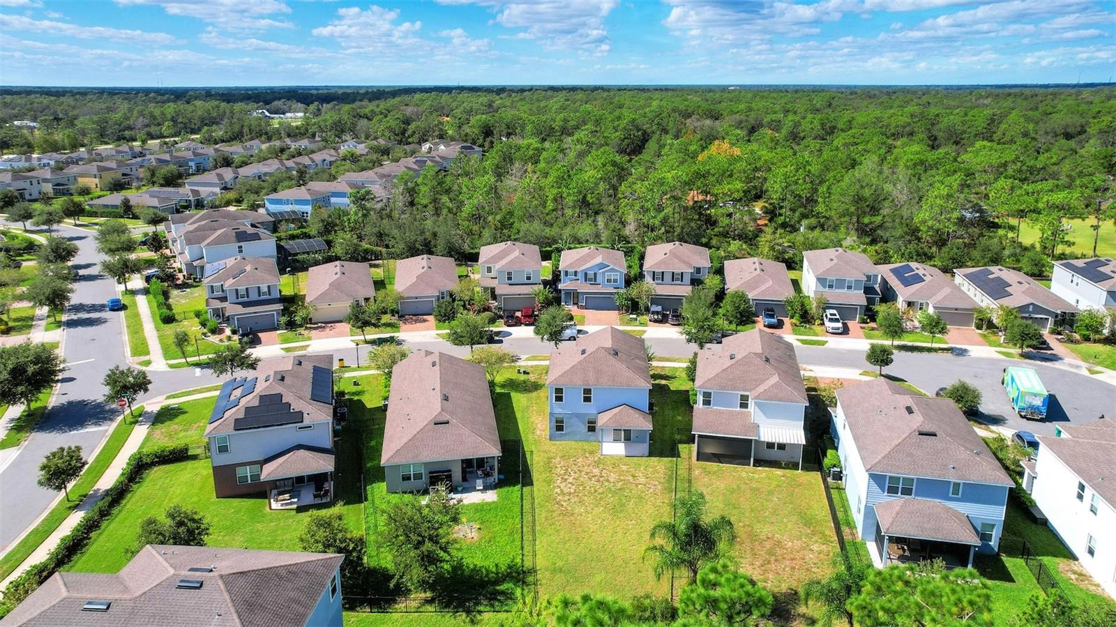 VICTORIA TRAILS - Residential