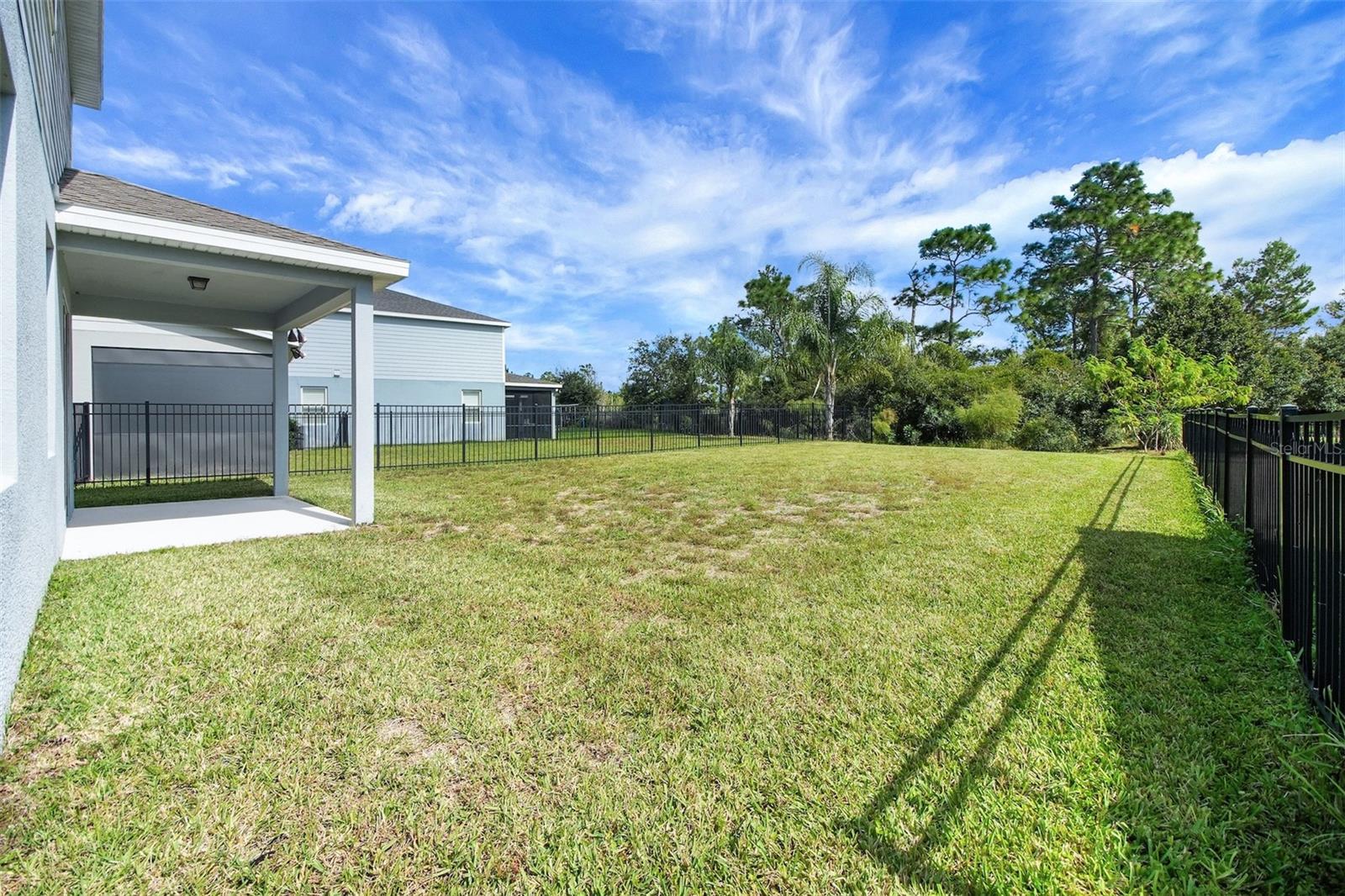 VICTORIA TRAILS - Residential