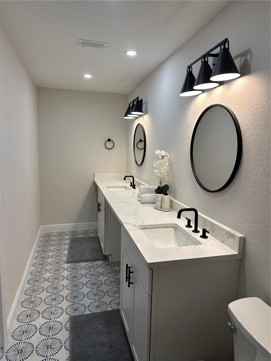 GLEN OAKS MANOR HOMES PH 1 - Residential
