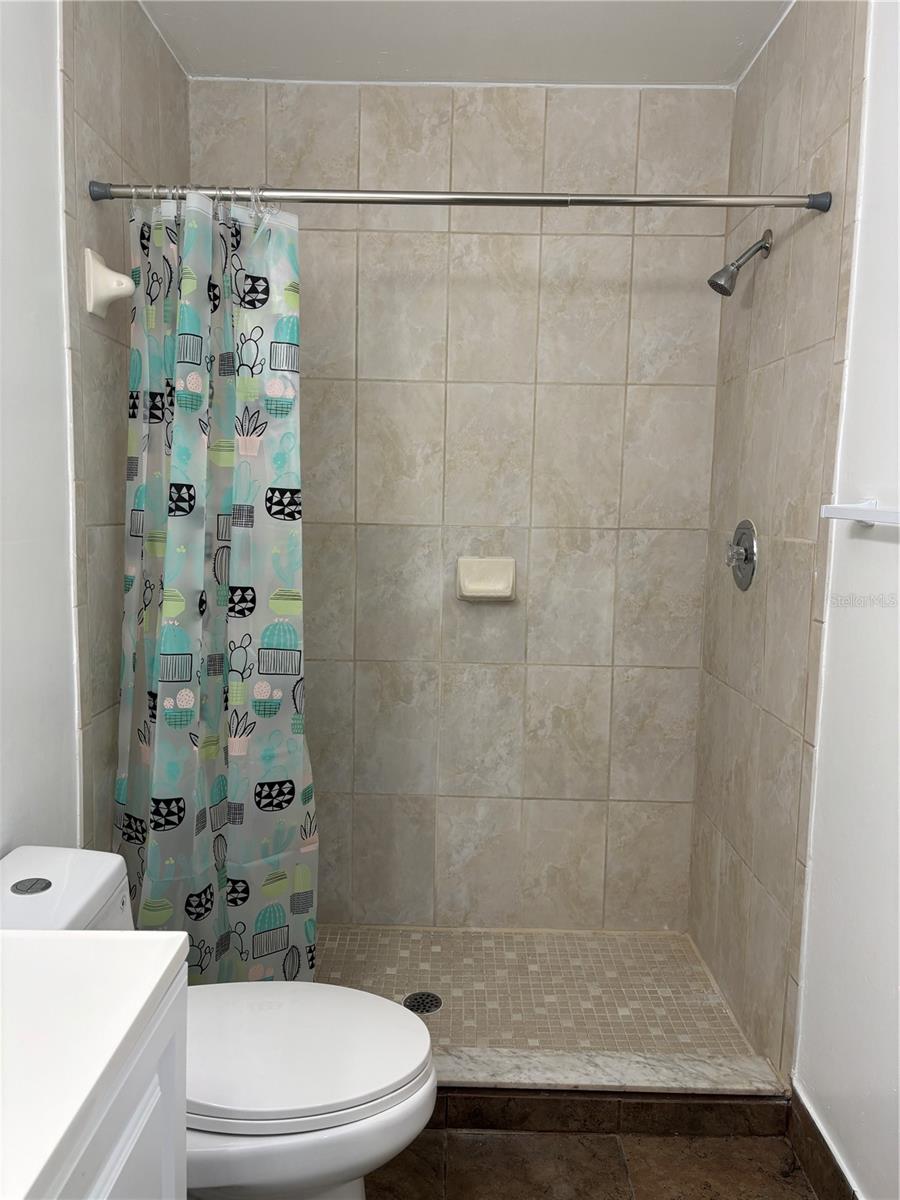 MAXIMO WOODS UNIT ONE - Residential Lease