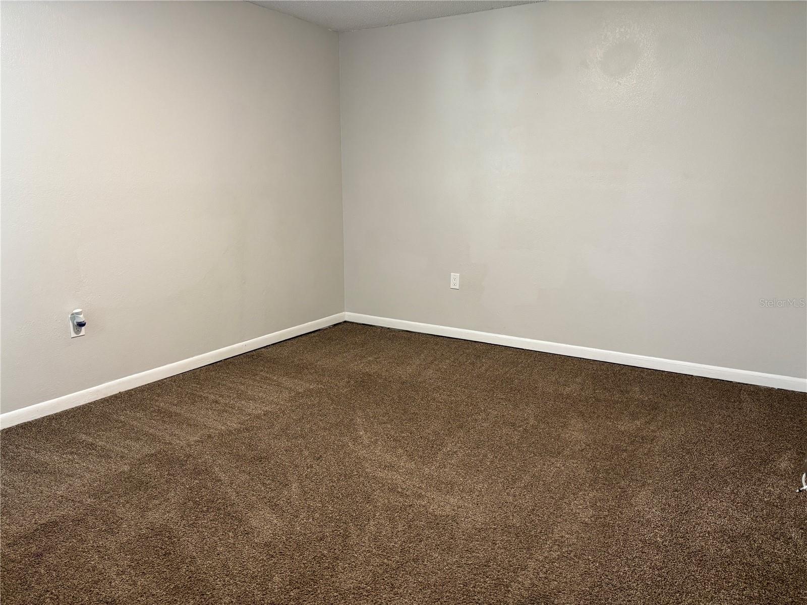 MAXIMO WOODS UNIT ONE - Residential Lease