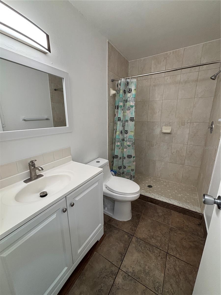 MAXIMO WOODS UNIT ONE - Residential Lease