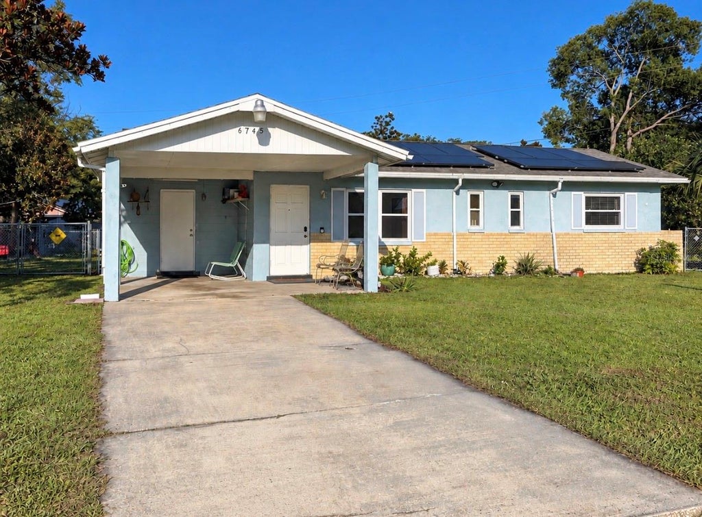 Photo of 6745 Larch Lane, Orlando, FL 32807 (MLS # O6449382)