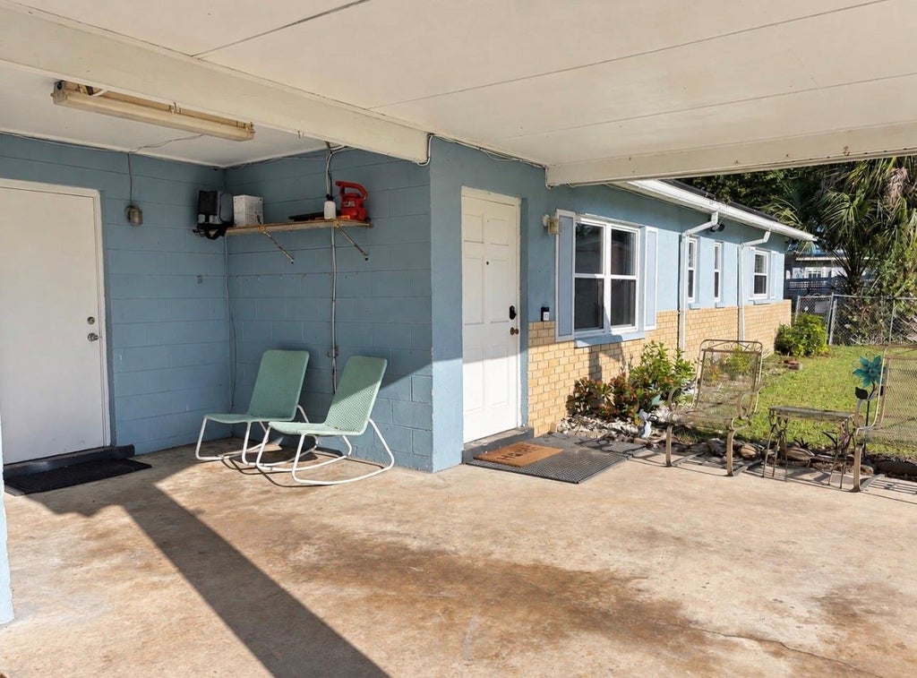 Photo of 6745 Larch Lane, Orlando, FL 32807 (MLS # O6449382)