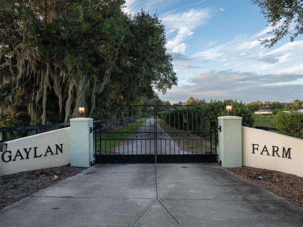 Photo of 9481 W Highway 316, Reddick, FL 32686 (MLS # OM713781)