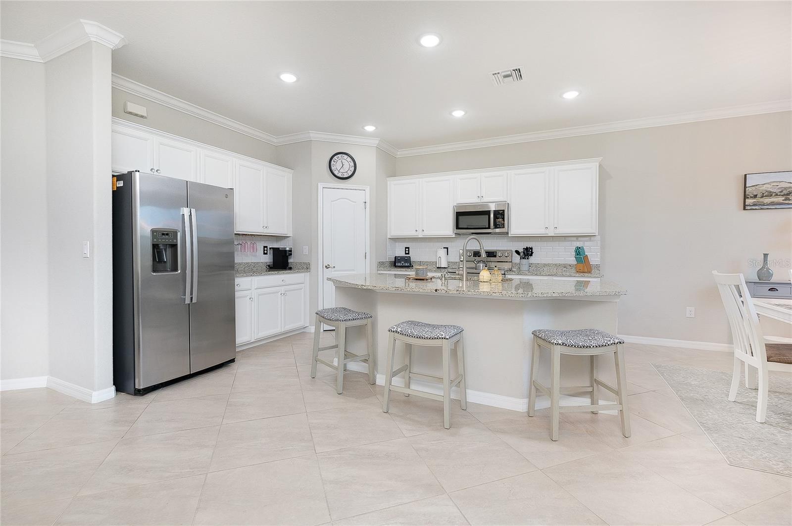 SARASOTA NATIONAL PH 13-B - Residential