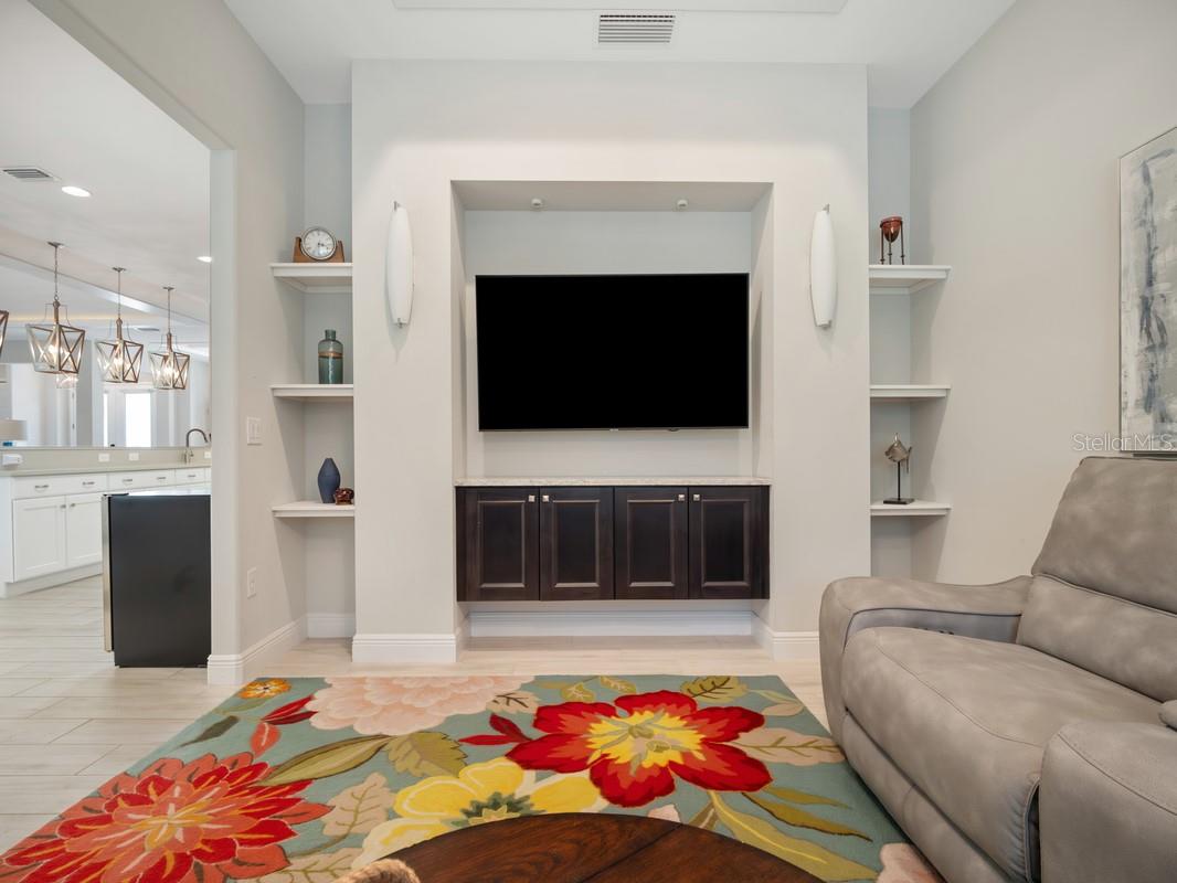 8400 BRIDGEPORT BAY CIRCLE