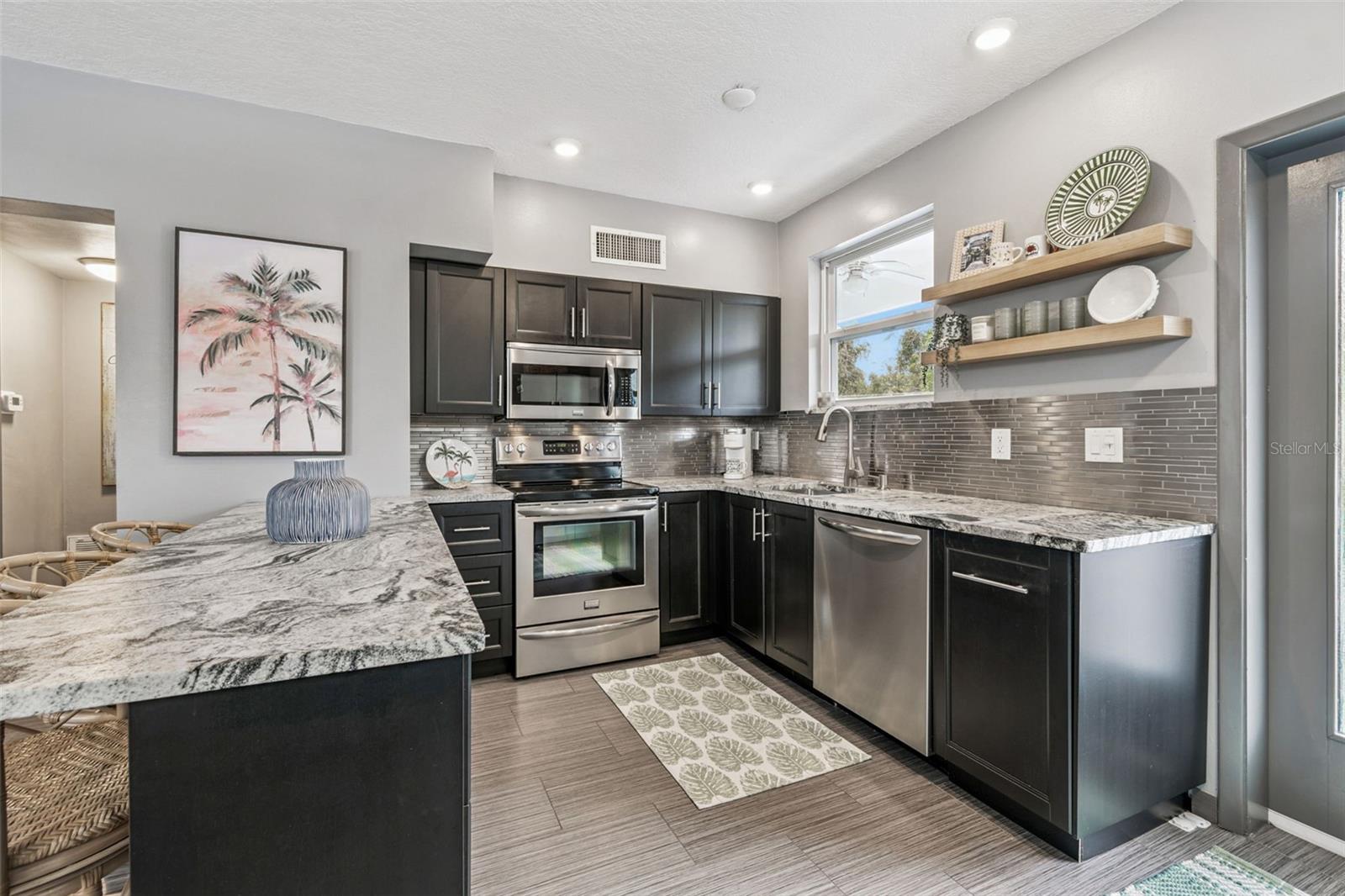 MAGNOLIA WATERFRONT APTS INC CO-OP - Residential