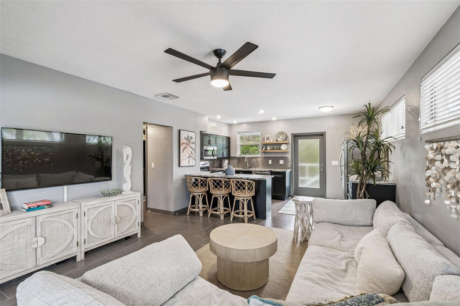 MAGNOLIA WATERFRONT APTS INC CO-OP - Residential