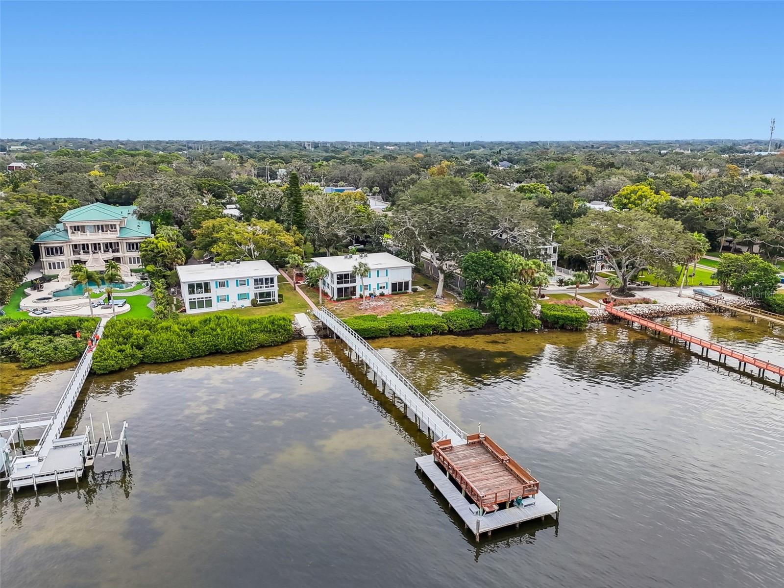 MAGNOLIA WATERFRONT APTS INC CO-OP - Residential