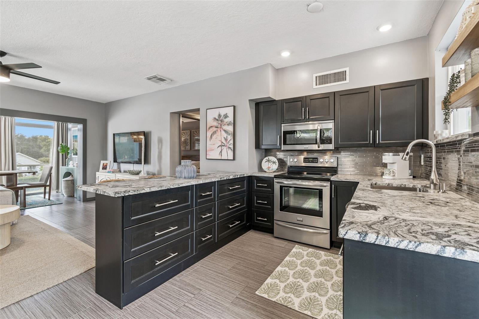 MAGNOLIA WATERFRONT APTS INC CO-OP - Residential