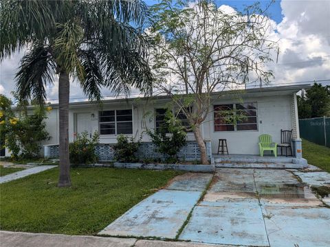 A home in NORTH PORT