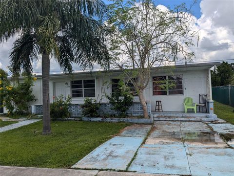 A home in NORTH PORT