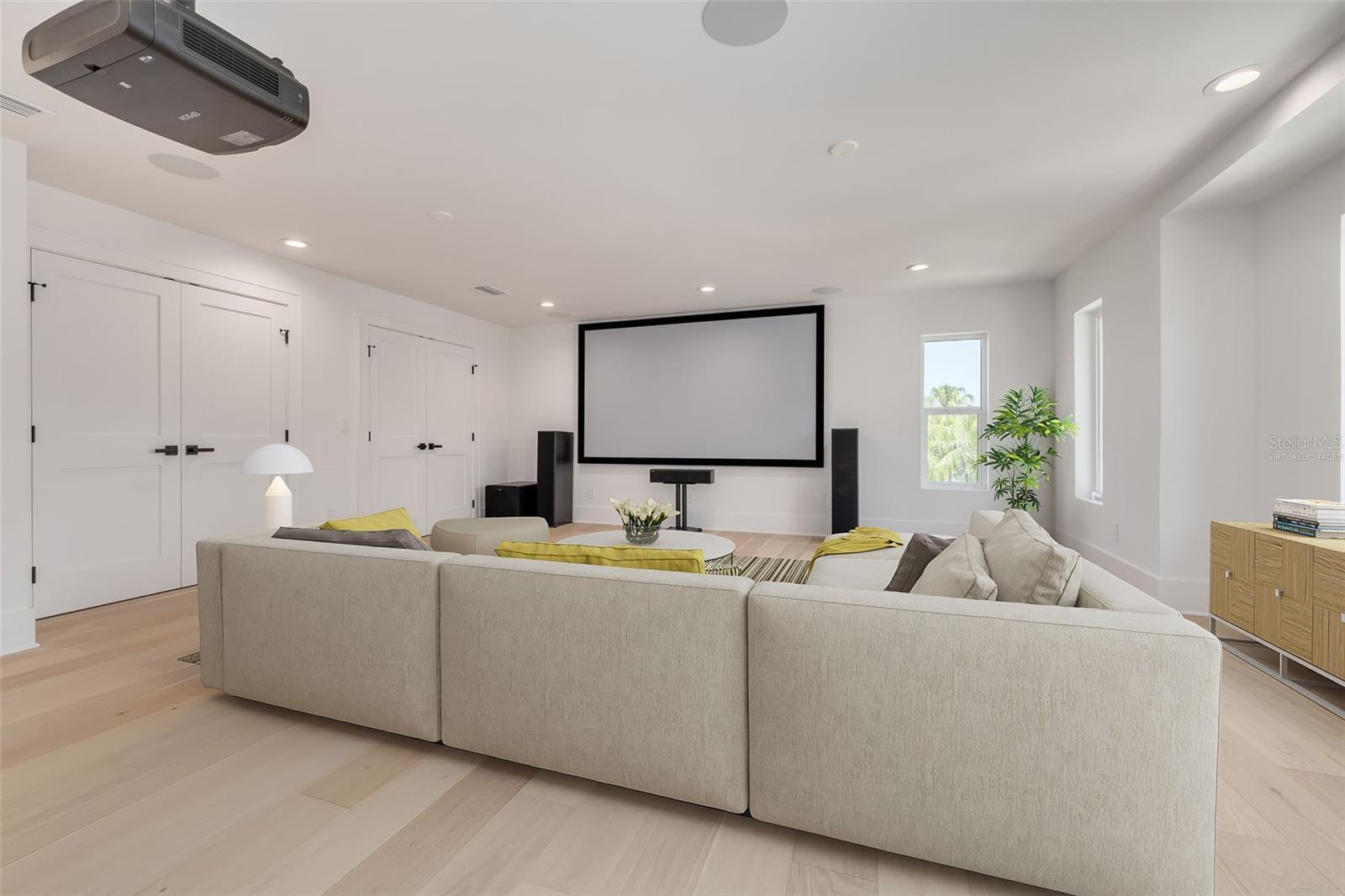 KIPP'S COLONY ESTATES AT PASADENA YACHT/COUNTRY CL - Residential