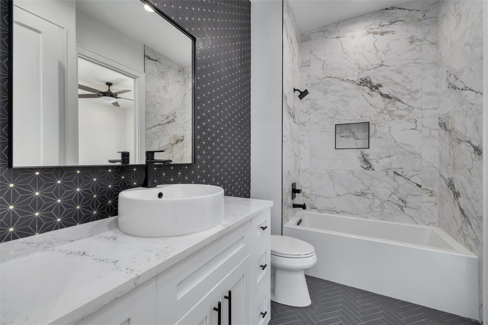 KIPP'S COLONY ESTATES AT PASADENA YACHT/COUNTRY CL - Residential